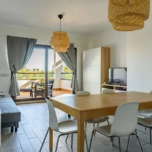 Modern In Residential Complex With Pools Appartamento