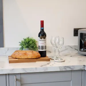https://berrys-retreat-kist-accommodates.yorkshirehotels.net