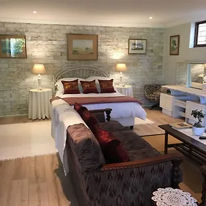 https://geranium-studio.hotels-capetown.com